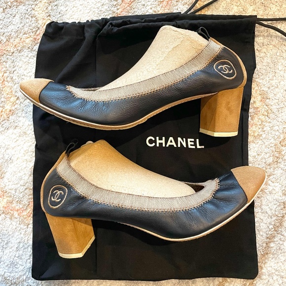 Chanel Leather Pumps - Picture 1 of 10